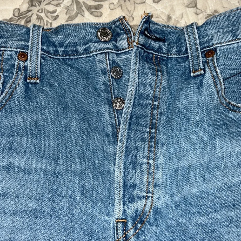 Levi Destroyed Button High Rise Shorts - Picture 2 of 5